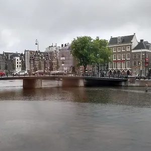 Rembrandt Square Boat , Ámsterdam Países Bajos